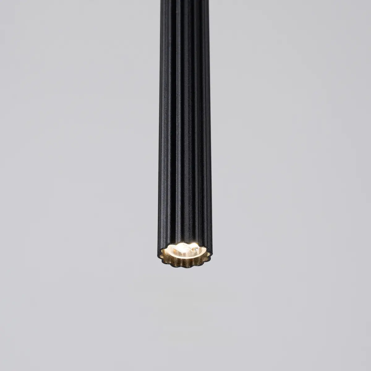 Pendelleuchte Candle 1 – Schwarz & Stahl