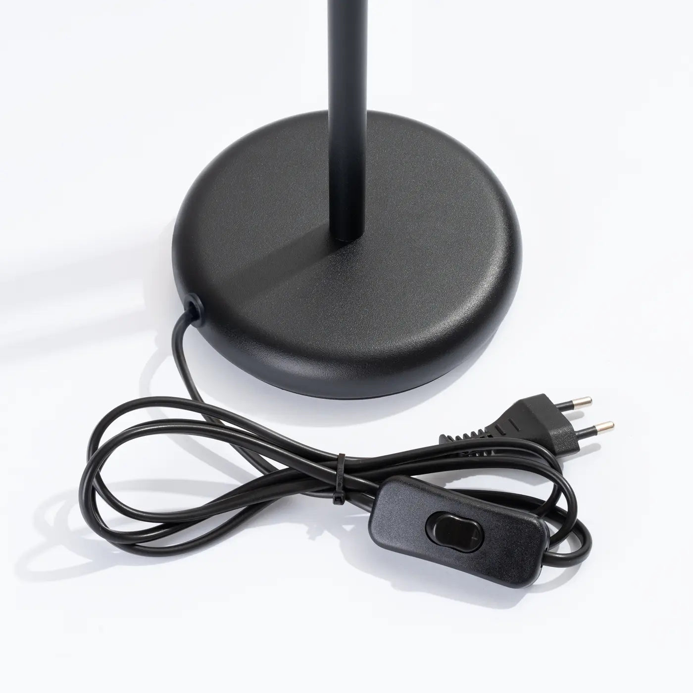 Tischleuchte Matita – Schwarz & Stahl