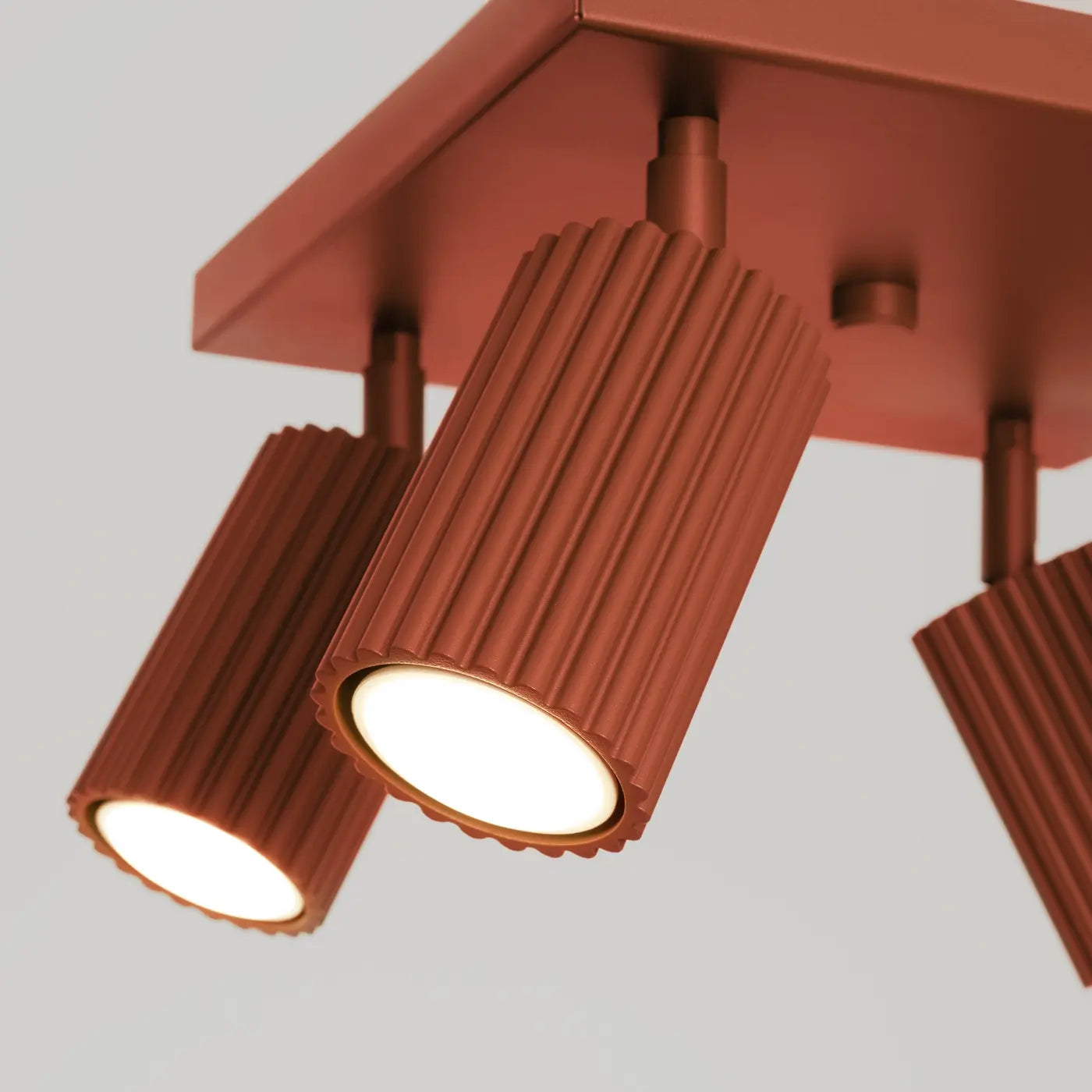 Deckenleuchte Japandi 4S – Oxidrot & Aluminium