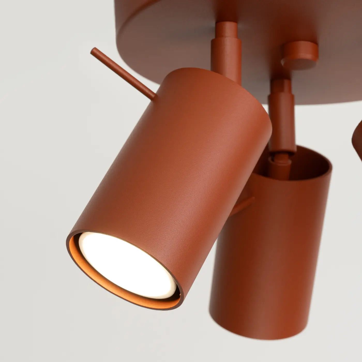 Plafondlamp Rondo 3R – Okerrood & Staal