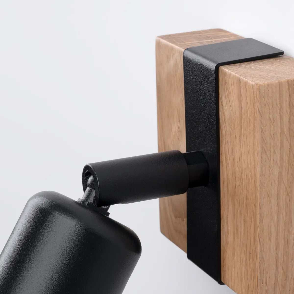 Wandleuchte Naked – Schwarz & Stahl & Holz