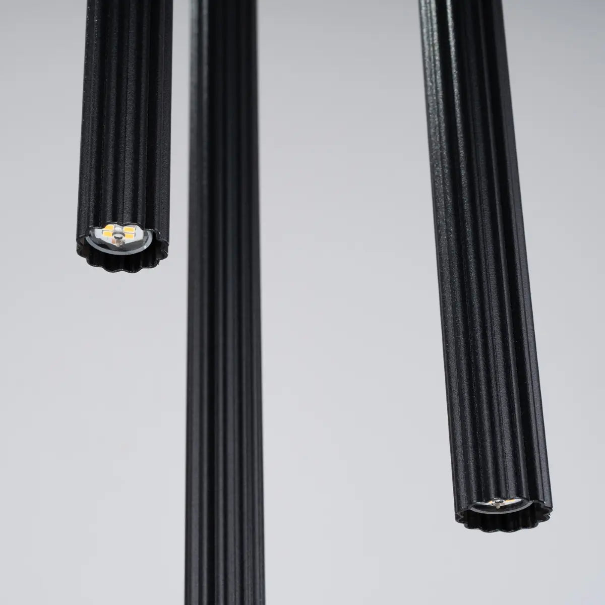 Pendelleuchte Candle 3P – Schwarz & Stahl