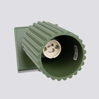 Wandleuchte Japandi – Olive Grün & Aluminium