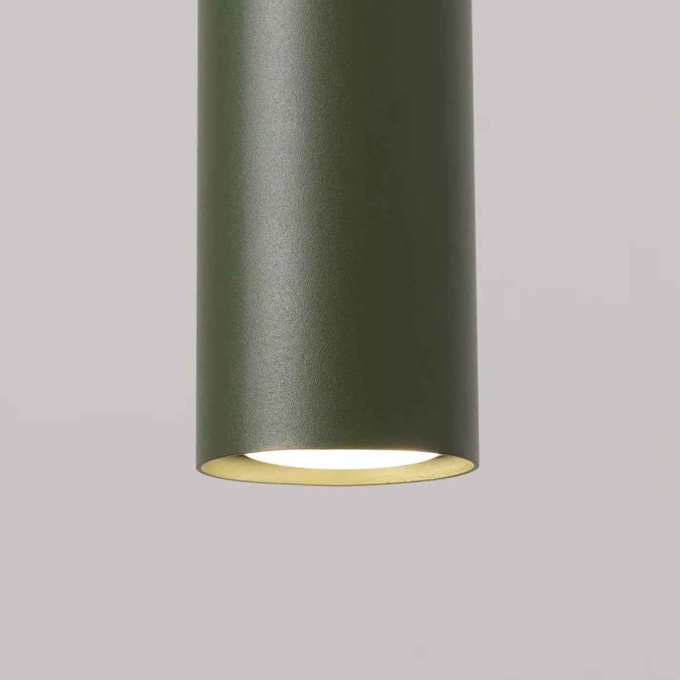 Pendelleuchte Tube 1 – Olivgrün & Stahl